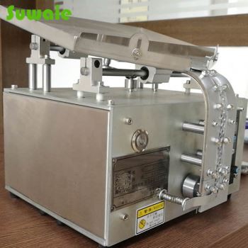 너트와 볼트 조립 기계